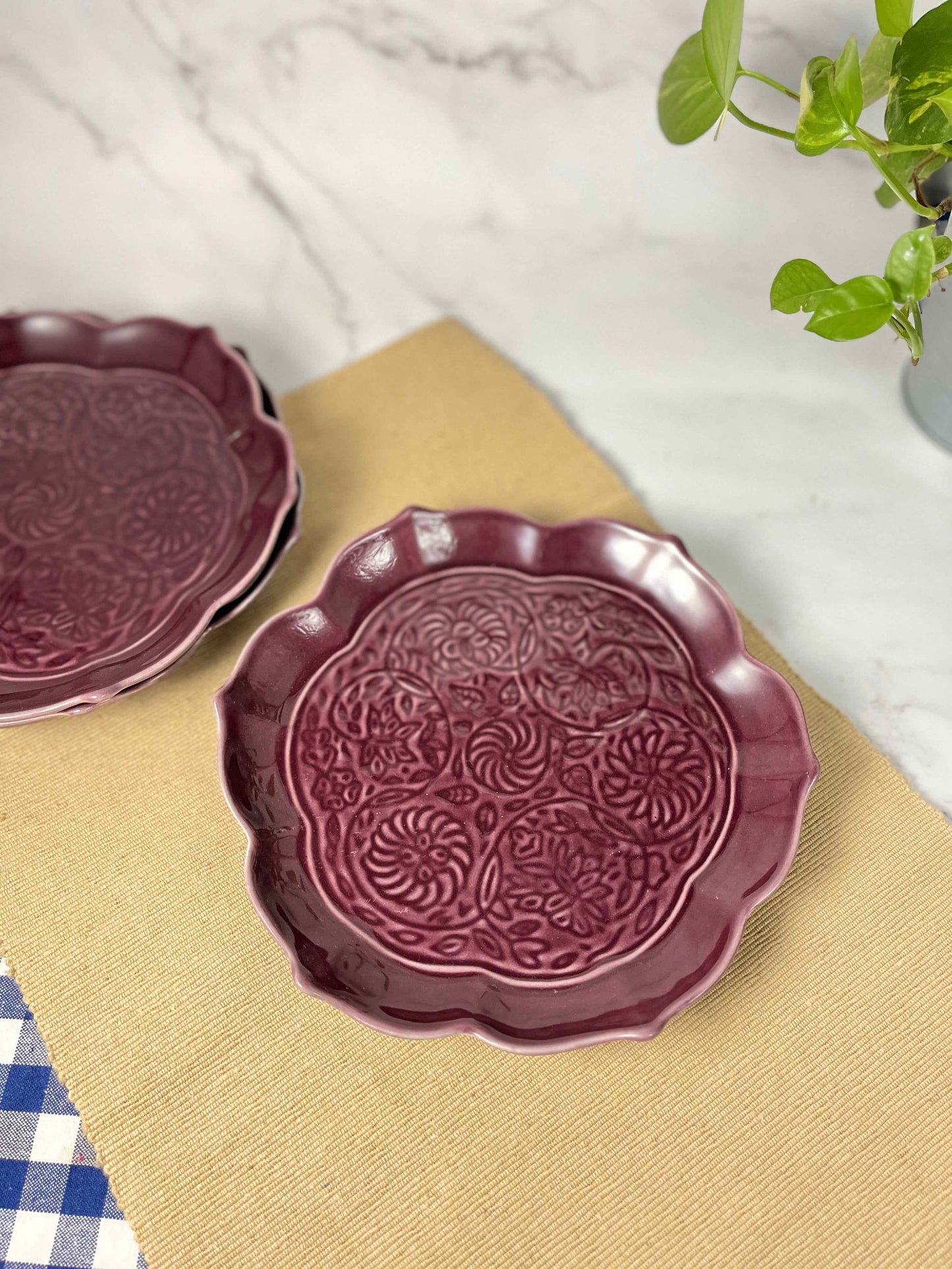 Burgundy Blossom Serving Plate - Elegant Burgundy Serving Plate for Entertaining - Tasty Laddle