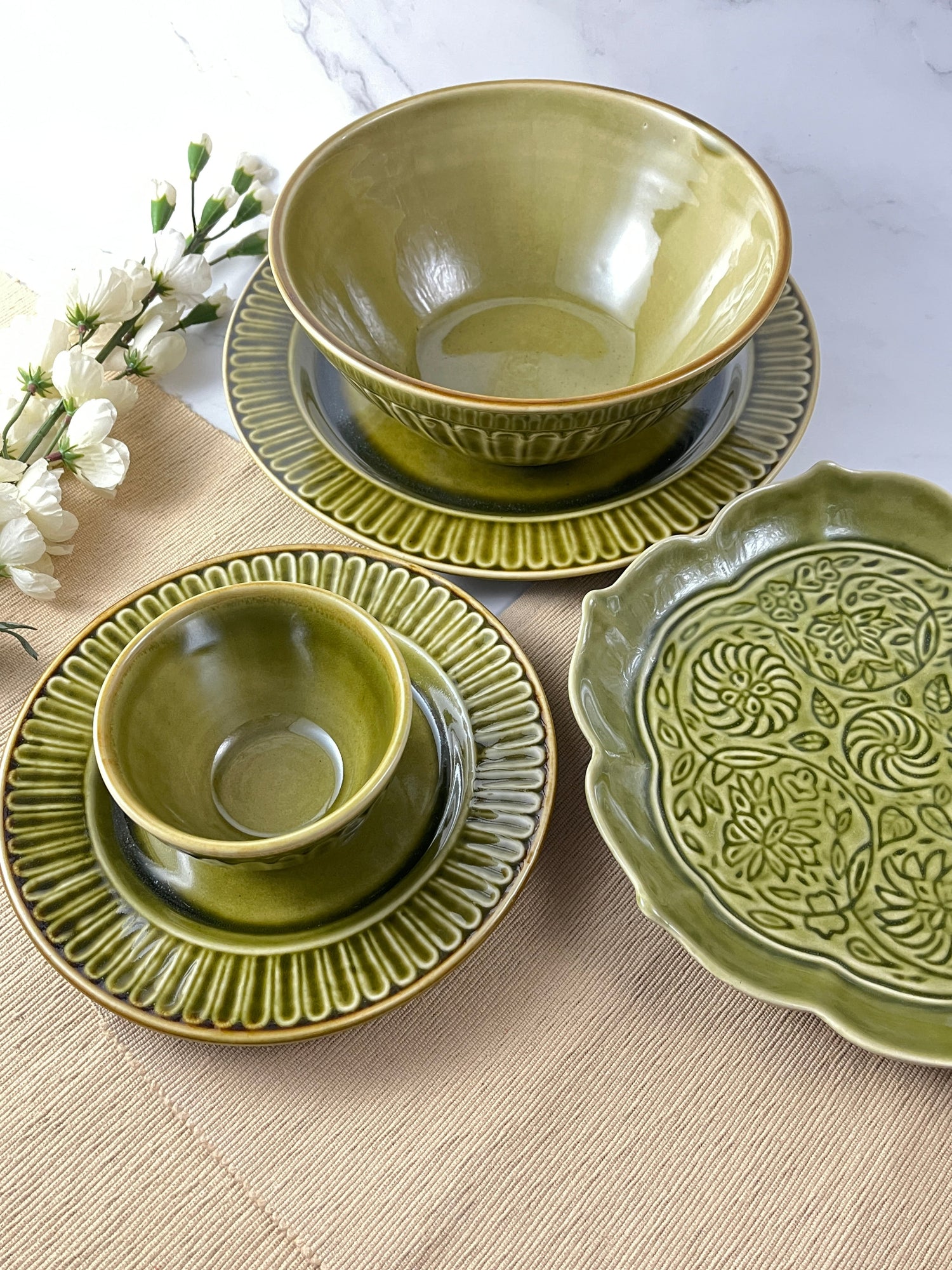 Dinnerware Sets